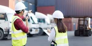 Giao nhận khai báo hải quan